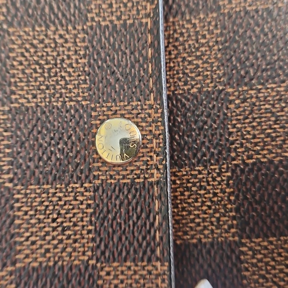 Louis Vuitton Damier Sarah Long Wallet - Picture 7 of 17
